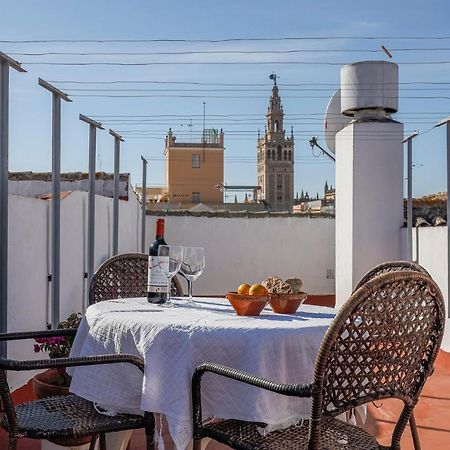 Apt. Casa Palacio Santa Cruz Cathedral Views - Севилья Экстерьер фото